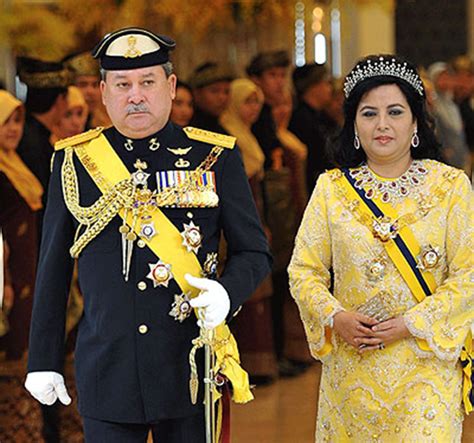 Sultan ibrahim said johor recently saw the appointments of a new menteri. Istiadat Kemahkotaan Sultan Johor Penuh Unsur Budaya ...