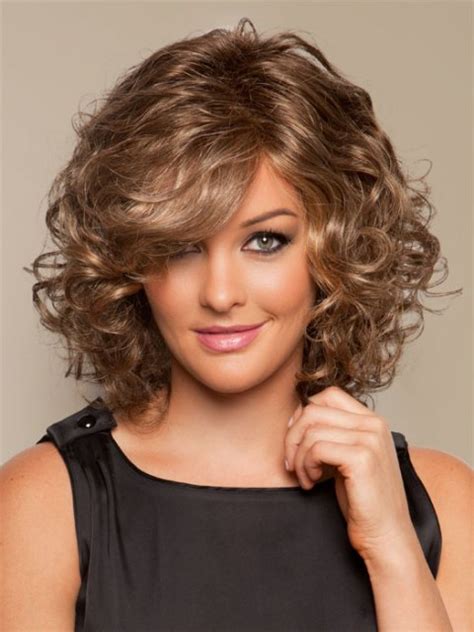 1.5 short voluminous curls with side part. 16 Must Try Shoulder Length Hairstyles for Round Faces ...