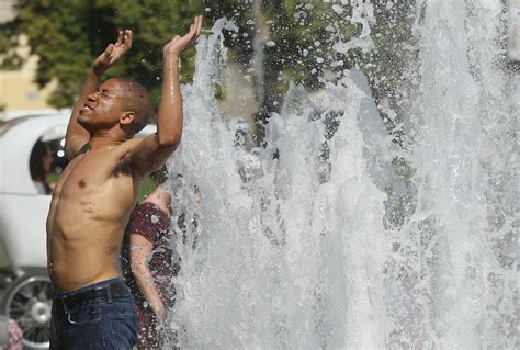 Record Breaking Heat Wave Scorches Europe PHOTOS HuffPost