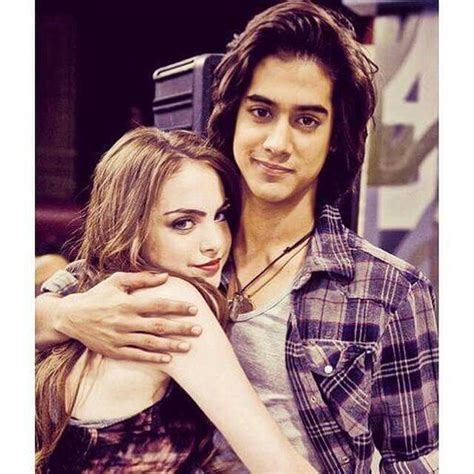 Elizabeth Gillies And Avan Jogia Relationship - 37 best images about Liz Gillies & Avan Jogia from Victorious on Pinterest