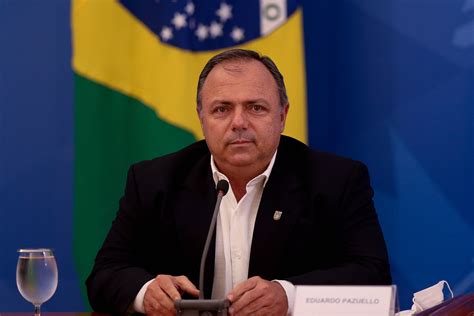 Por conta dessa disposição para a obediência cega, que até o. Brasil vai começar a vacinar "todo o mundo" em janeiro ...