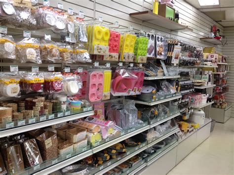A little shop in Tokyo: Where can you get good baking equipment in Tokyo?