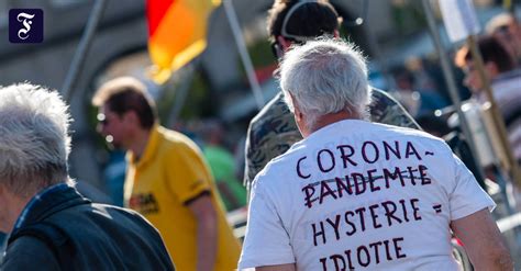 Wie immer lecker, bleibt uns treu und gesund! Proteste gegen Corona-Maßnahmen in mehreren deutschen Städten