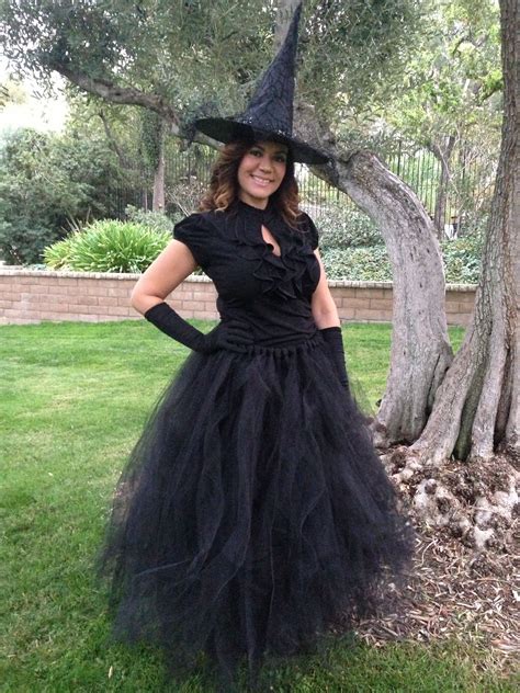 Diy Witch Ballgown Tulle Skirt Normally You Expect A Scary Looking