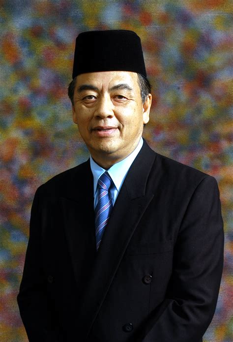 В blogger от декември 2015 г. BRUNEIresources.com - Dato Paduka Dr Mat Suny
