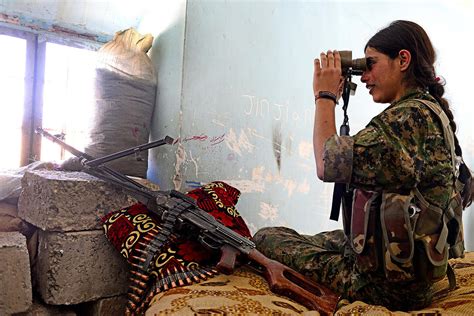 Alfred Yaghobzadeh Photography | Yazidi women fighters .Femmes ...