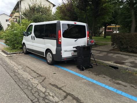 Radarkontrolle — aufbau einer mobilen geschwindigkeitskontrolle mit fotozellenanlage. Radarkontrolle im Oltner Wohnquartier - Olteneinfach.ch