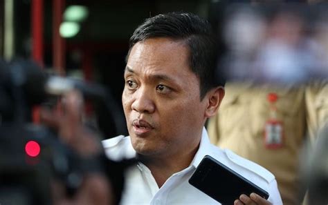 Kontroversi tahunan seputar haramnya natal mulai berseliweran. Habib Rizieq Shihab Dicap Sampah, Anak Buah Prabowo ...