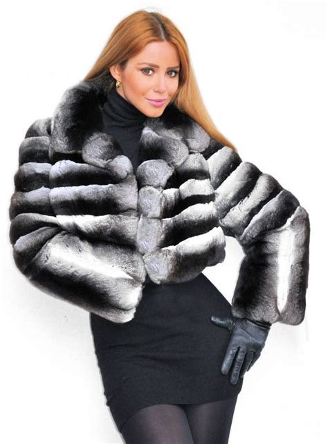 Pin By Wynn Weeks On Style Say S Me Silently Fur Fashion Fur Street Style Chinchilla Fur