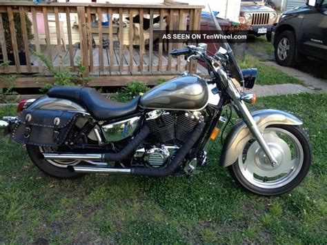 Plus, since the rebel 1100 out performs just about any cruiser, we didn't fall into the trap of just making it look like grandpa's sled either. 2002 Honda Shadow Sabre Vt1100