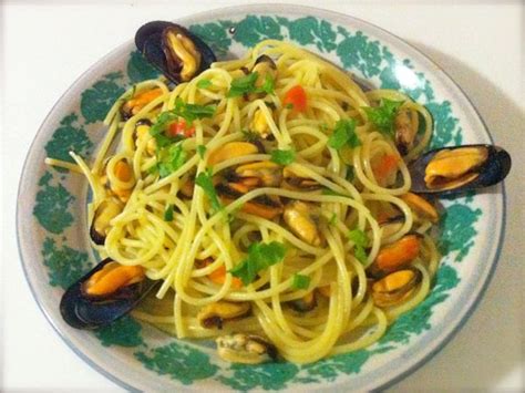 Scopri consigli, ingredienti, tempi e modalità di preparazione delle nostre gustosissime ricette pasta. Pasta con le cozze in bianco - Ricetta pasta con le cozze