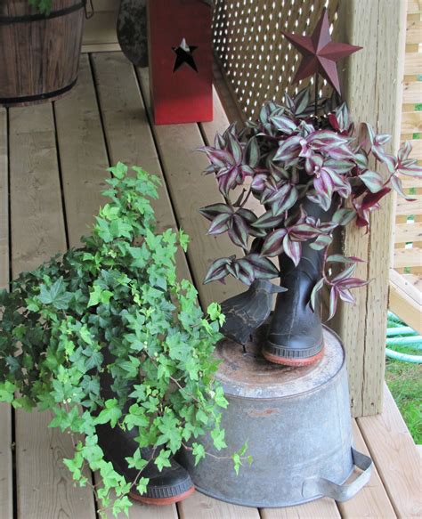 Rubber boot planter, country decor. | Country western decor, Country house decor, Country decor