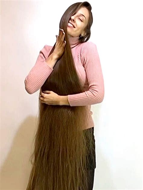 Video Unbelievably Long Hair Realrapunzels