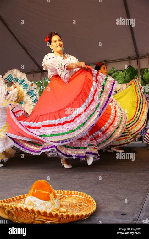 Dancer Dancers Folklorico Folklorica Santa Fe New Mexico Nm Baile Bolklorico Dance Spanish