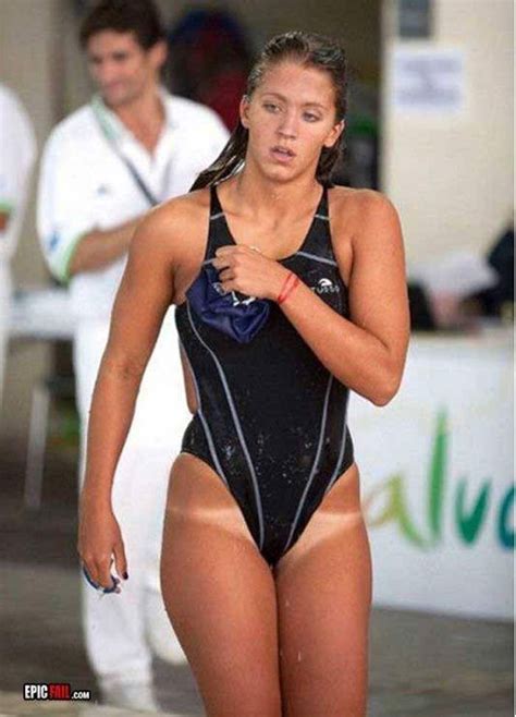 Hilariously Embarrassing Tan Line Fails With Images Tan Lines Wardrobe Fails Sport Girl