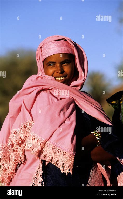 Niger Sahara Timia Oasis In Air Massif Tuareg Child Stock Photo Alamy