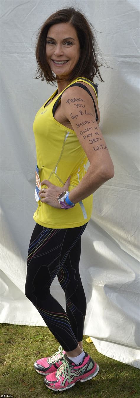 Teri Hatcher Shows Off Slender Physique In New York City Marathon