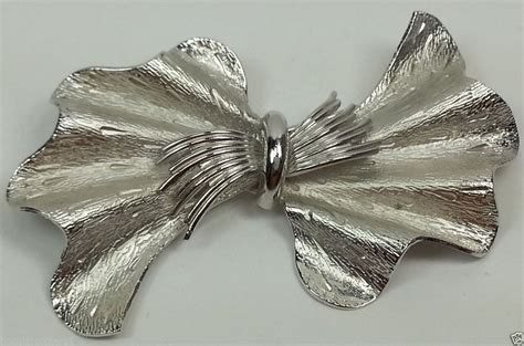 Vintage Signed Coro Silver Tone Bow Pin Brooch Large Vintage Signs