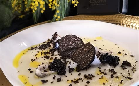 Riquísimas empanadas express con pan de molde. Receta de crema de coliflor con Trufa fresca