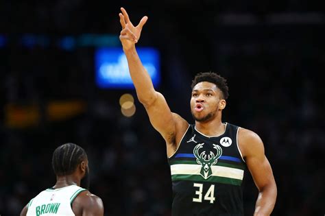 video giannis antetokounmpo shows off his dance moves at his wife s birthday celebration