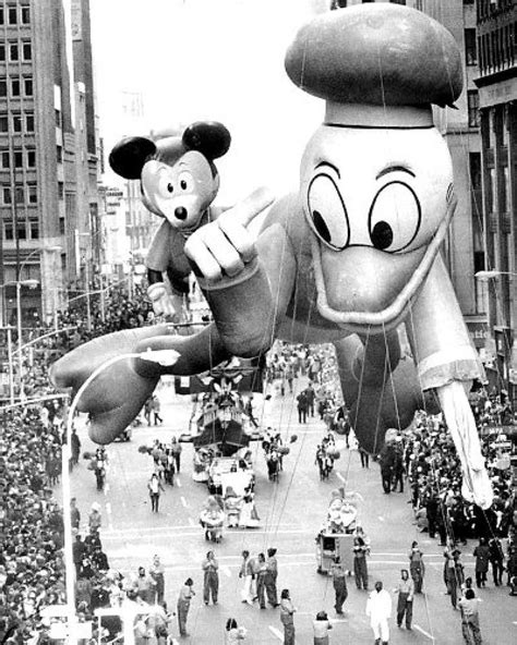 Macy S Thanksgiving Day Parade 1972 Photos Macy S Balloons Through The Years Thanksgiving