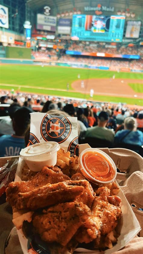 Pluckers Wing Bar On Twitter Wings Astros ️ ️ ️