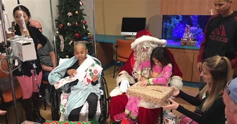 Santa Visits Children At St Christophers Hospital Cbs Philadelphia