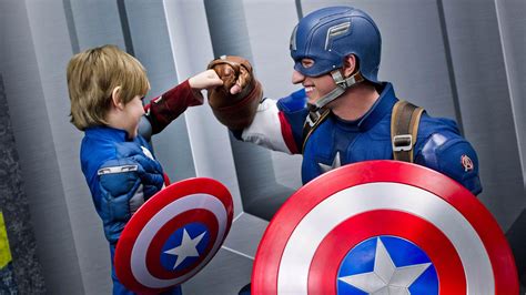 Rencontre Héroïque Captain America Disneyland Paris