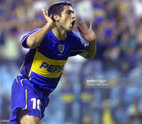 Juan román riquelme arjantin'den eski futbolcu on numara son kulüp: Roman Riquelme, of the Boca Juniors, celebrates the third ...