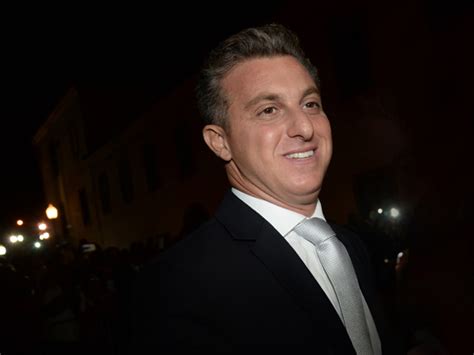 Luciano huck (full name is luciano grostein huck) is a brazilian tv host and entrepreneur. Luciano Huck é convidado para manifestação pró-impeachment ...