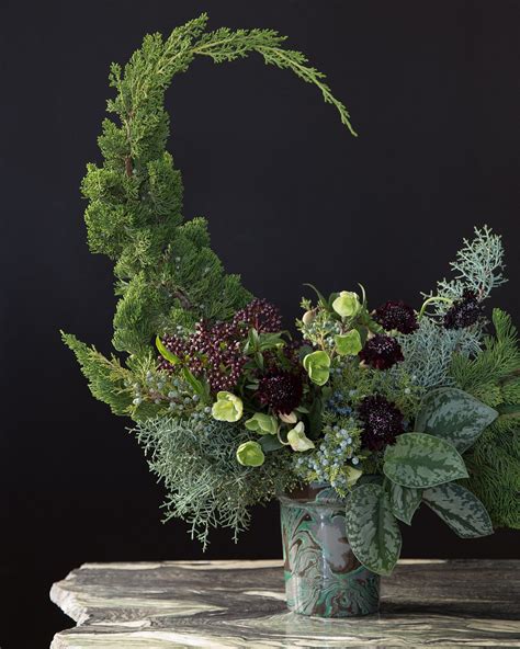 7 Unusual Winter Flower Arrangements—and Vases—that Are Perfect For The