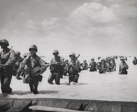 Photo Us Marines Landing At Tarawa Gilbert Islands Nov 1943 Photo