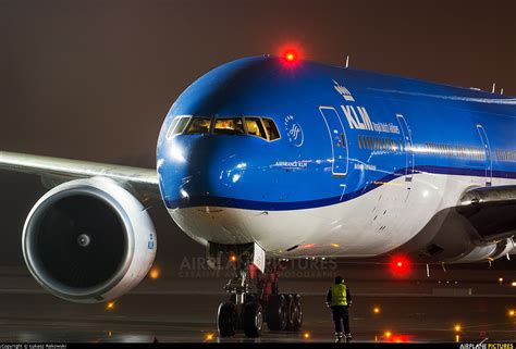Ph Bvo Klm Boeing 777 300er At Warsaw Frederic Chopin Photo Id