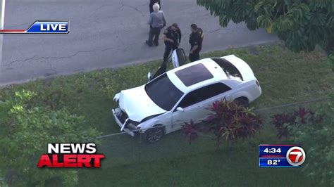 Miramar Police Searching For Suspected Armed Robber Who Fled Police Chase Wsvn 7news Miami