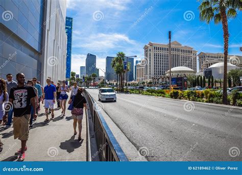 Walking The Las Vegas Strip Editorial Photography Image Of Caesars