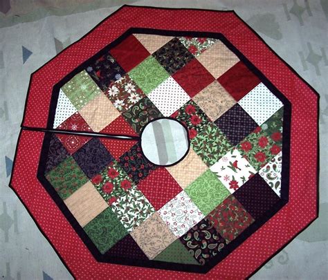 Added to the tree skirt are snowmen, tree, and star appliques to create a fun winter. Christmas Tree Skirt project on Craftsy.com | Christmas ...
