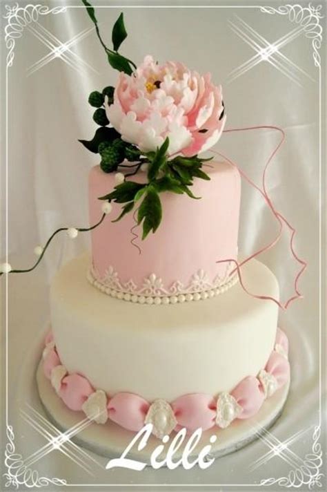 Caspar is bonded to a magnetic dragon. Special Wedding Cakes ♥ Wedding Cake Design #805073 - Weddbook