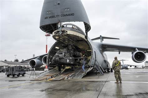 Watch This Video Of A Massive C 5m Super Galaxy Offloading Us Army