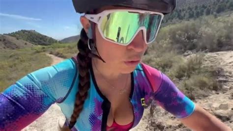 Ella Cecilia Sopeña es la ciclista española de TikTok que gana miles