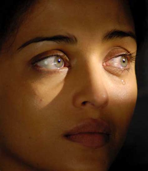 Aishwarya rai bachchan real eyes color: Aishwarya Rai Eye Colour : GET THE LOOK: Aishwarya Rai ...