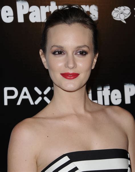 Leighton Meester Booty Wearing Tight Tube Monochrome Dress At Life