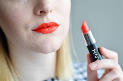 Vancouver Vogue The Orange Lipstick Trend For Beginners
