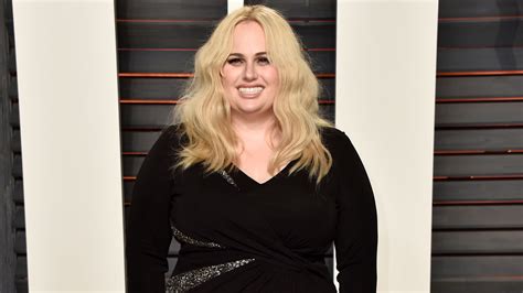 Rebel Wilson Reveals Her Full Frontal Nudity Policy Talks Dating In Hollywood News Com