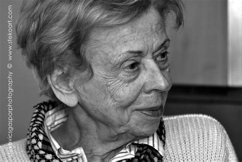 Koncz zsuzsa mindig elzárkózott attól, hogy az interjúkban magánéletéről kérdezzék, így erről nem sokat lehet tudni. Mácsai Pál és Molnár Piroska is Takács Zsuzsa verset ...