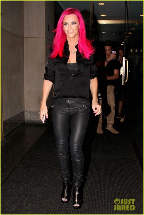 Jenny Mccarthy Dyes Her Hair Hot Pink See Her New Look Photo