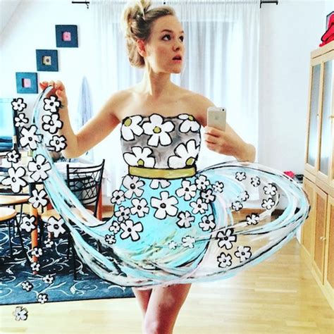 helene meldahl combines mirror selfies with her love of art