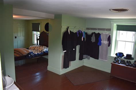 Traditional Amish Garb | Lancaster county amish, Amish village, Amish