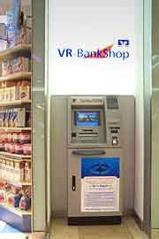 Genießen sie freiheit und komfort mit einer mastercard® oder visa karte. Einkaufscentrum Riem Arcaden: VR Bank Shop Geldautomat ...