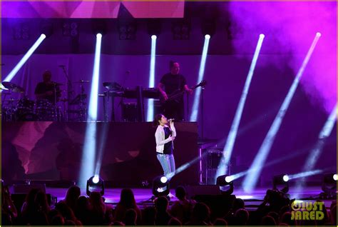 Full Sized Photo Of Lorde Sam Smith Alessia Cara Wow The Crowd At We