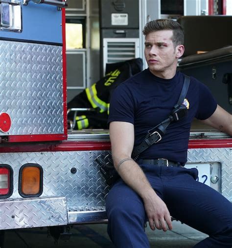Who Plays Buck On 9 1 1 Oliver Stark Is Your New Favorite Firefighter